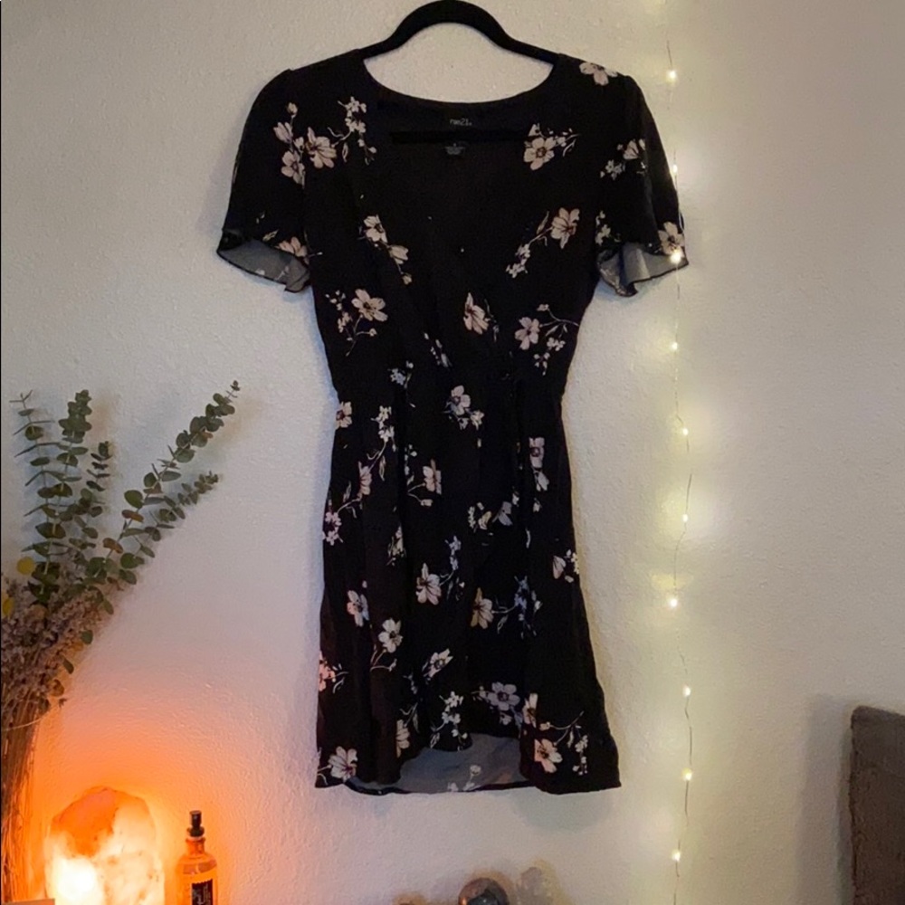 Cute summery dress!